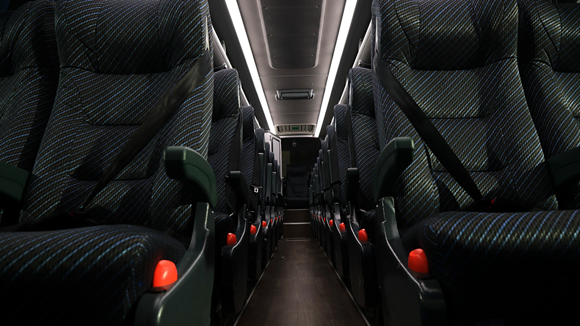 Interior de un bus King Long con iluminación LED de techo