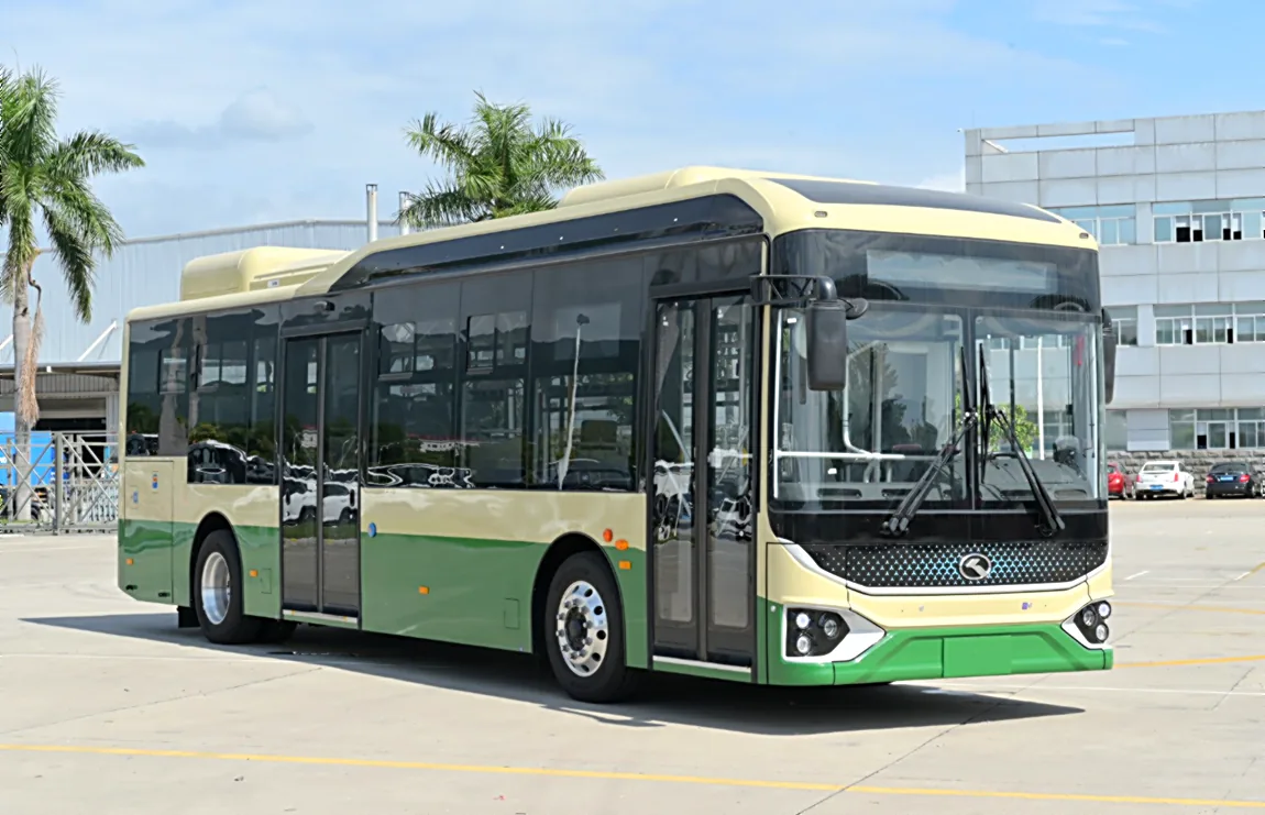 King Long XMQ6106G, bus urbano de piso bajo, vista 3/4 frontal